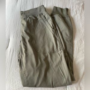 Olive Med Couture scrub joggers - size small